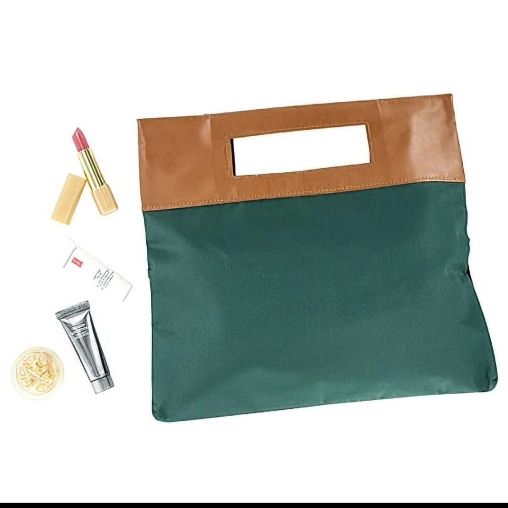 Elizabeth Arden Mini Makeup Set In Bag